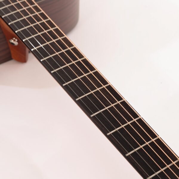 V-D-ER-A (11)__62233 Furch Violet D-ER Guitarra Electroacústica Dreadnought, abeto/palisandro, con funda.