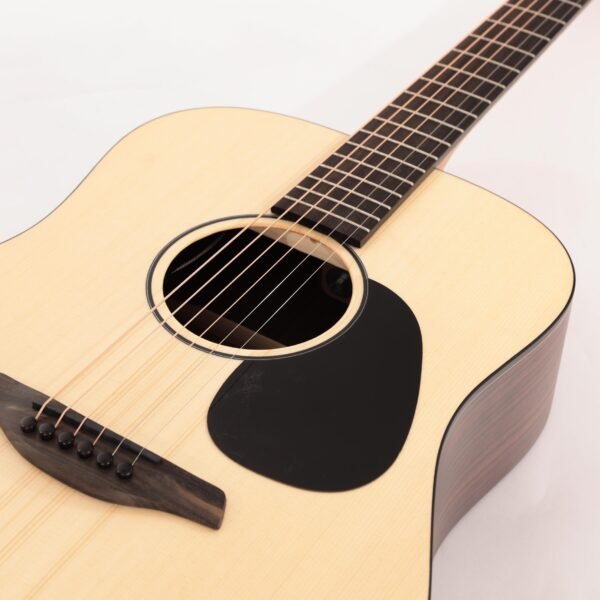 V-D-ER-A (7)__94701 Furch Violet D-ER Guitarra Electroacústica Dreadnought, abeto/palisandro, con funda.